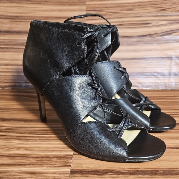 Via Spiga | black leather lace up heels - Picture 5 of 8